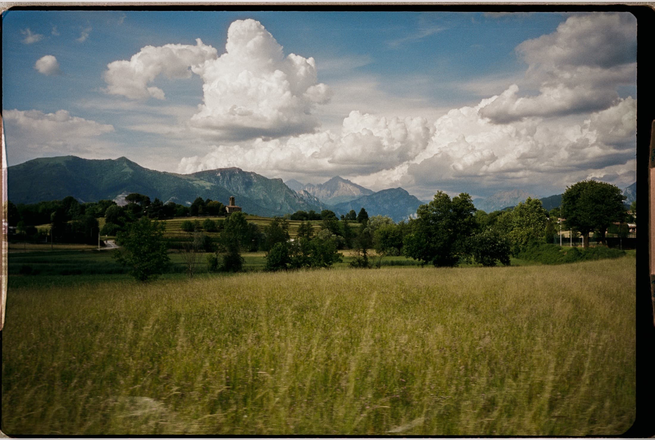 Como Selection production frame